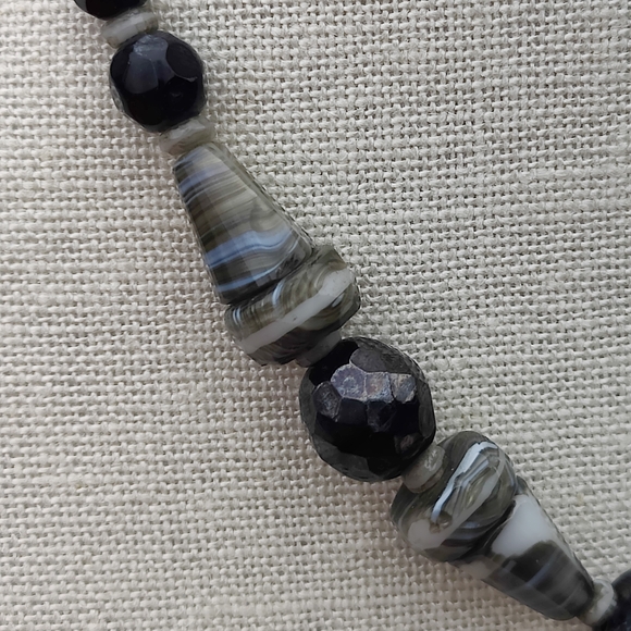 Antique Agate Necklace - Picture 2 of 5